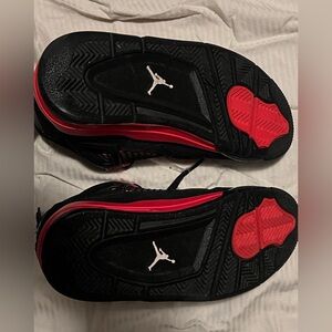 Jordan 4s in size 4y boys!